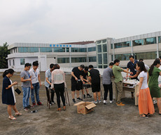 此生不悔入蓝鸥，来世仍在种花家