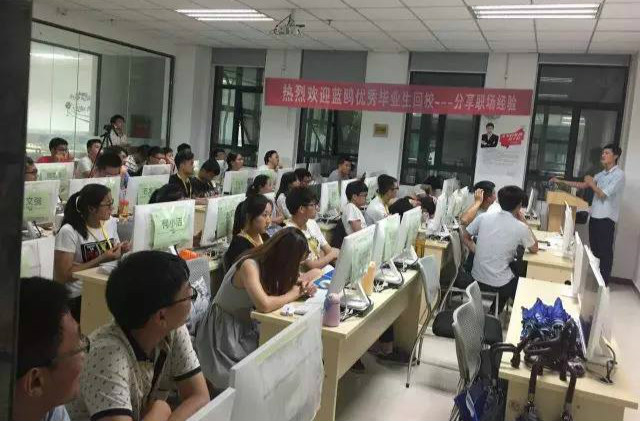 风雨无阻蓝鸥郑州HTML5培训班冯同学分享